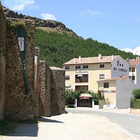 Hostal Restaurante La Muralla Canete  Dış mekan fotoğraf