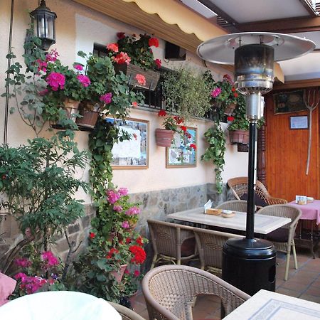 Hostal Restaurante La Muralla Canete  Dış mekan fotoğraf