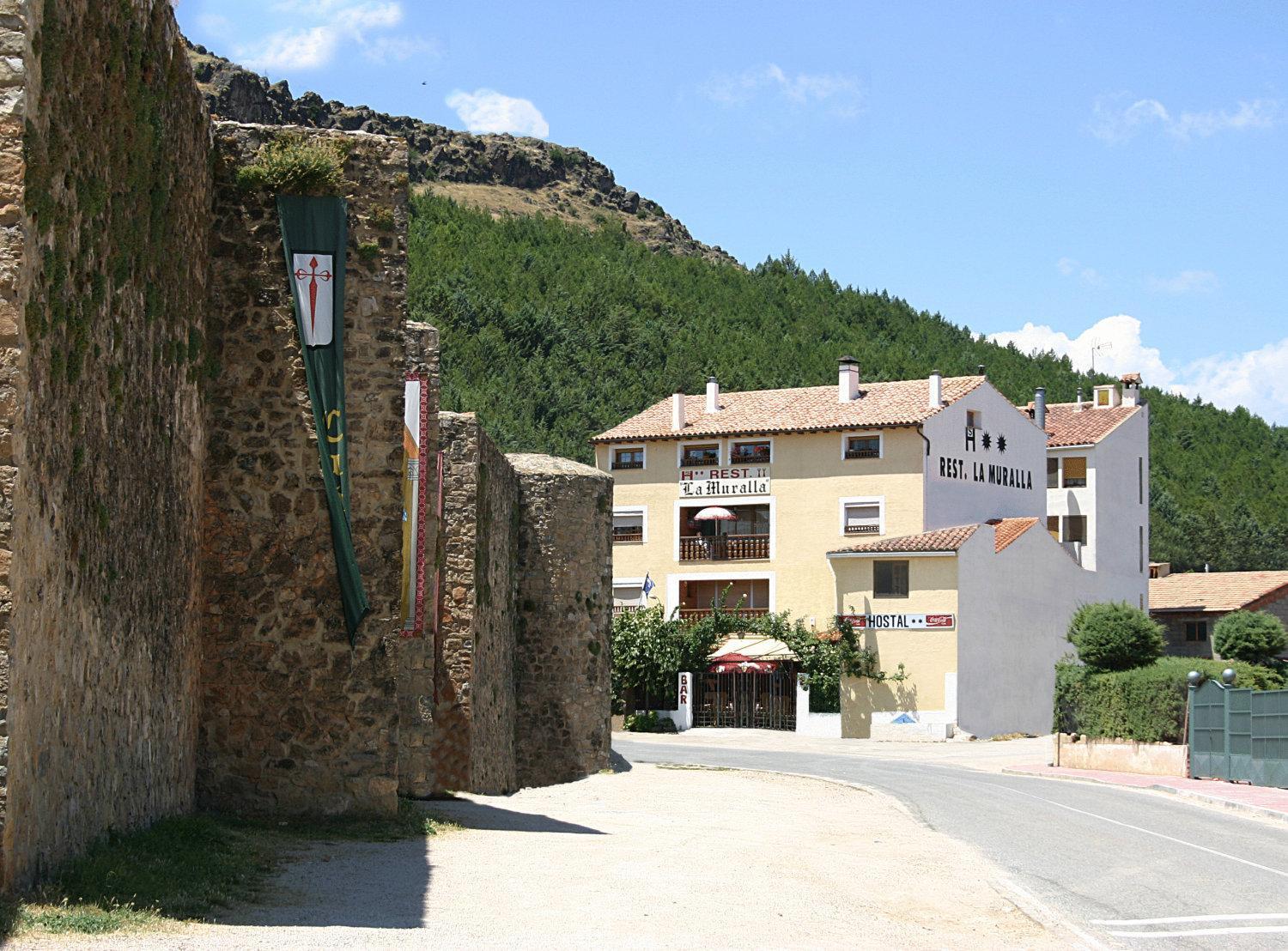 Hostal Restaurante La Muralla Canete  Dış mekan fotoğraf