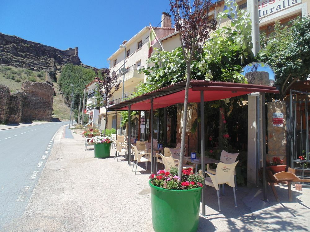 Hostal Restaurante La Muralla Canete  Dış mekan fotoğraf