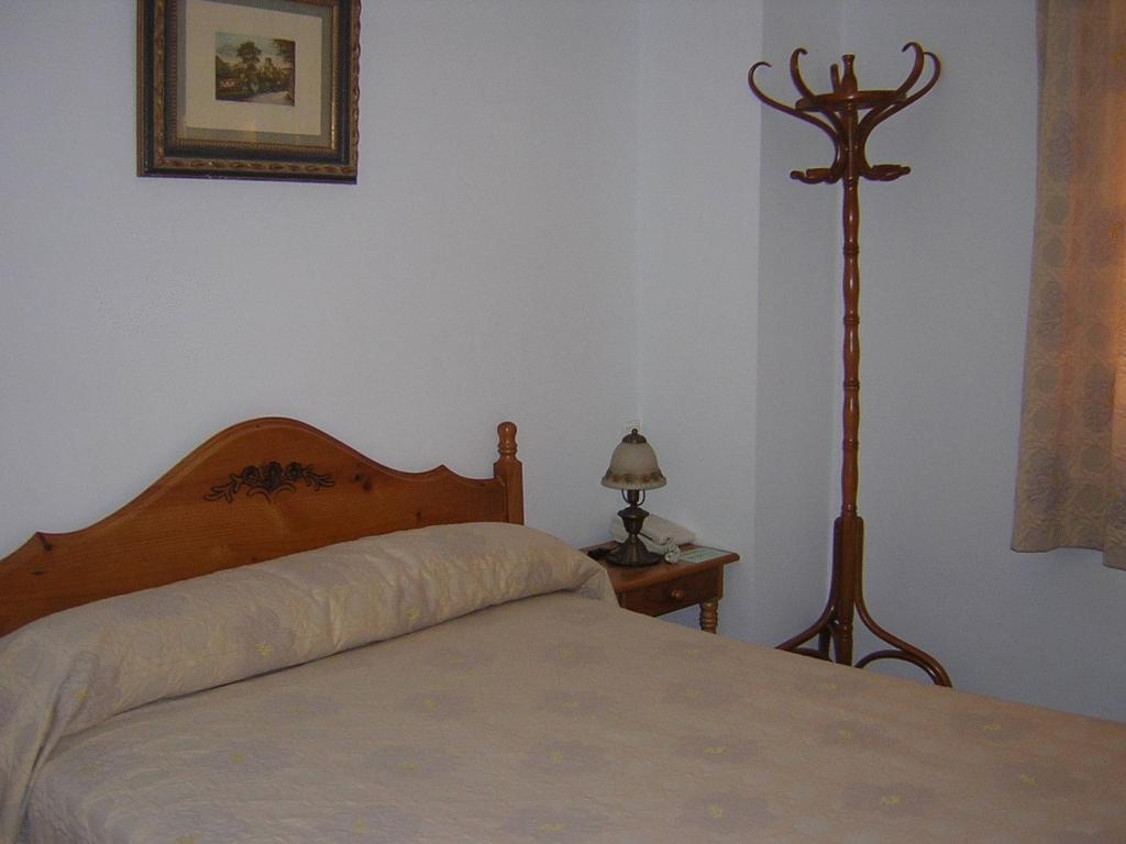 Hostal Restaurante La Muralla Canete  Oda fotoğraf